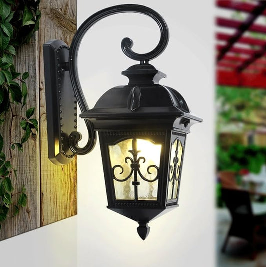 Traditional Outdoor Lantern Wall Light (Die-Cast Aluminium)
